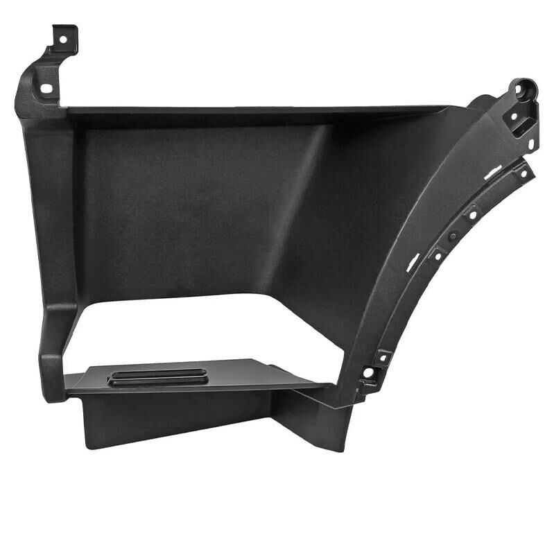 Корпус Volvo FH 4-5-ступенчатой модификации (посередине слева) 82136982