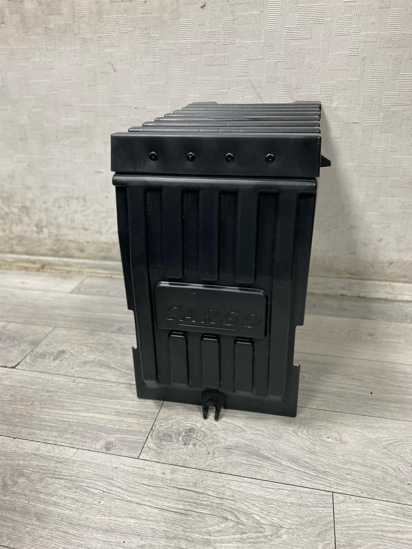 FORD F-MAX CARGO AKÜ KAPAĞI GC46-10A659-AA